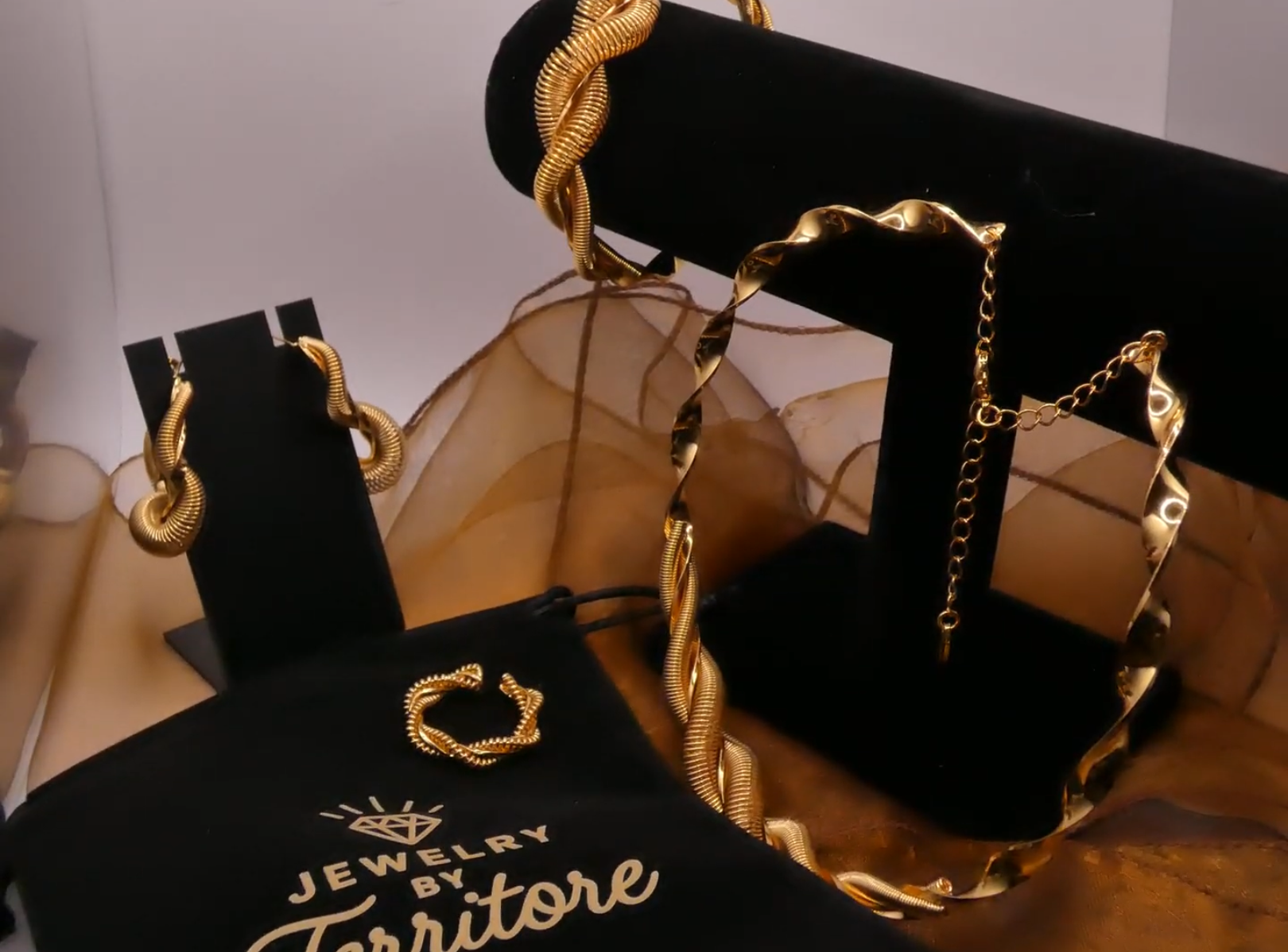 Stainless steel 4 piece gold set