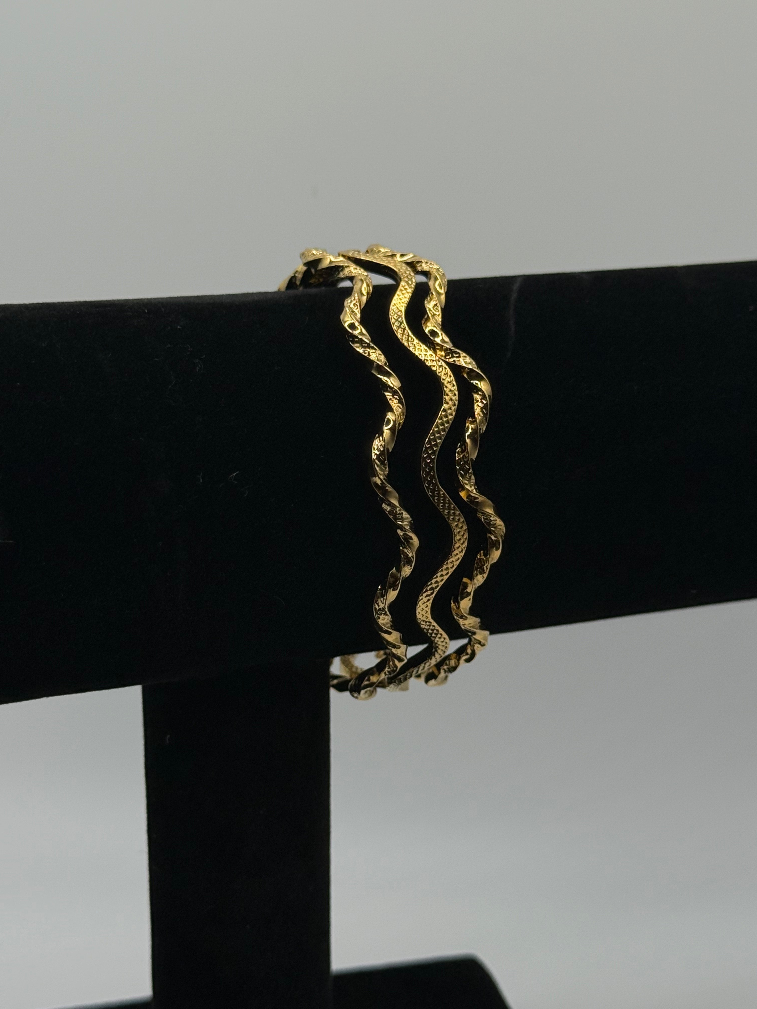 Stainless steel bangle waves